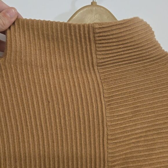 Tahari Sweater - Picture 2 of 4